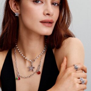 Q424_G_PDP_MODEL_STYLED_10_1x1_RGB