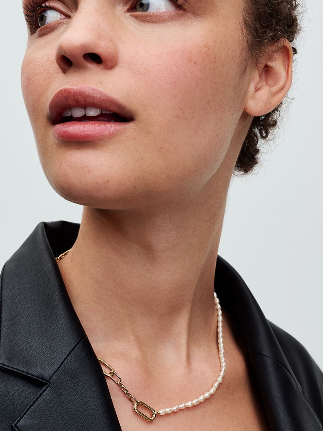 SS24_A_PDP_Model_Single_108_1x1_RGB