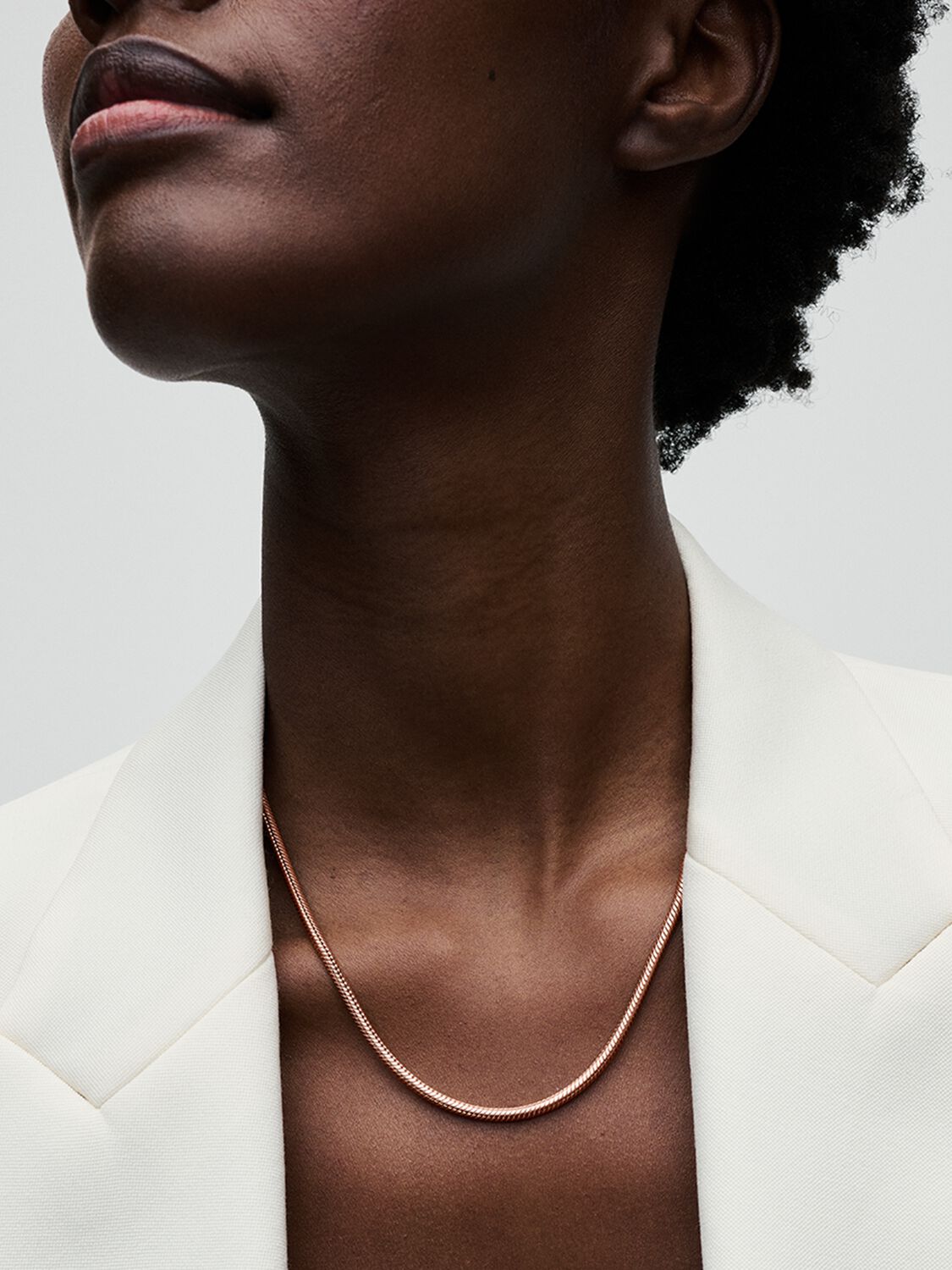 SS24_A_PDP_Model_Single_17_1x1_RGB