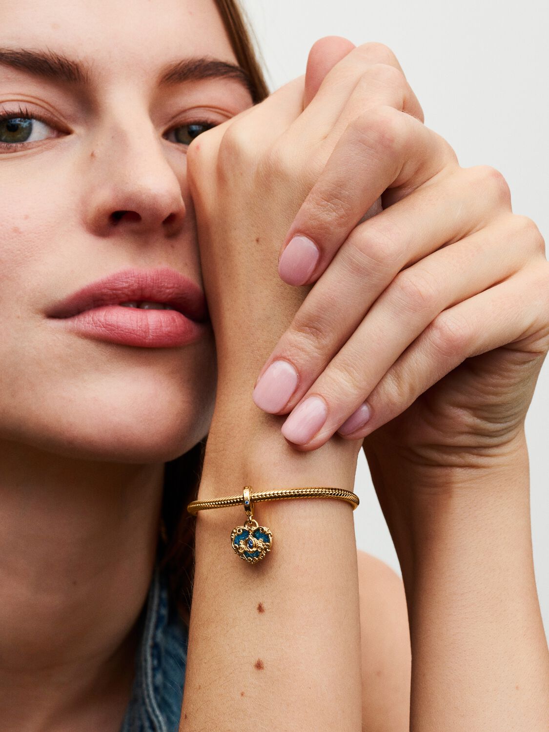 SS24_A_PDP_Model_Single_56_1x1_RGB