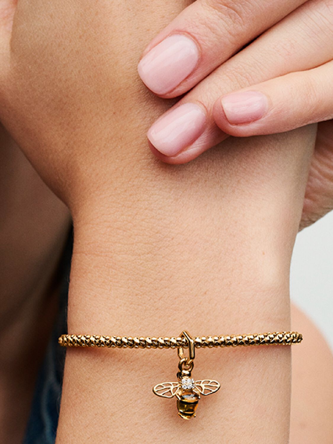 SS24_A_PDP_Model_Single_62_1x1_RGB_charm