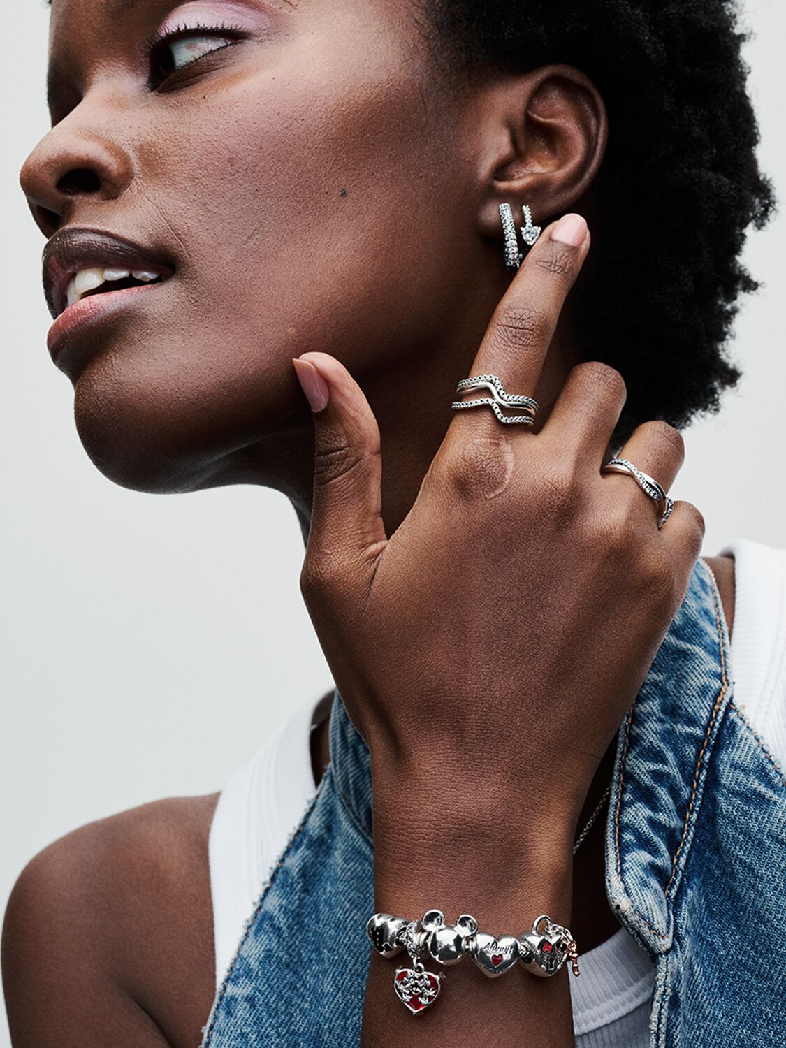 SS24_A_PDP_Model_Styled_05_1x1_RGB