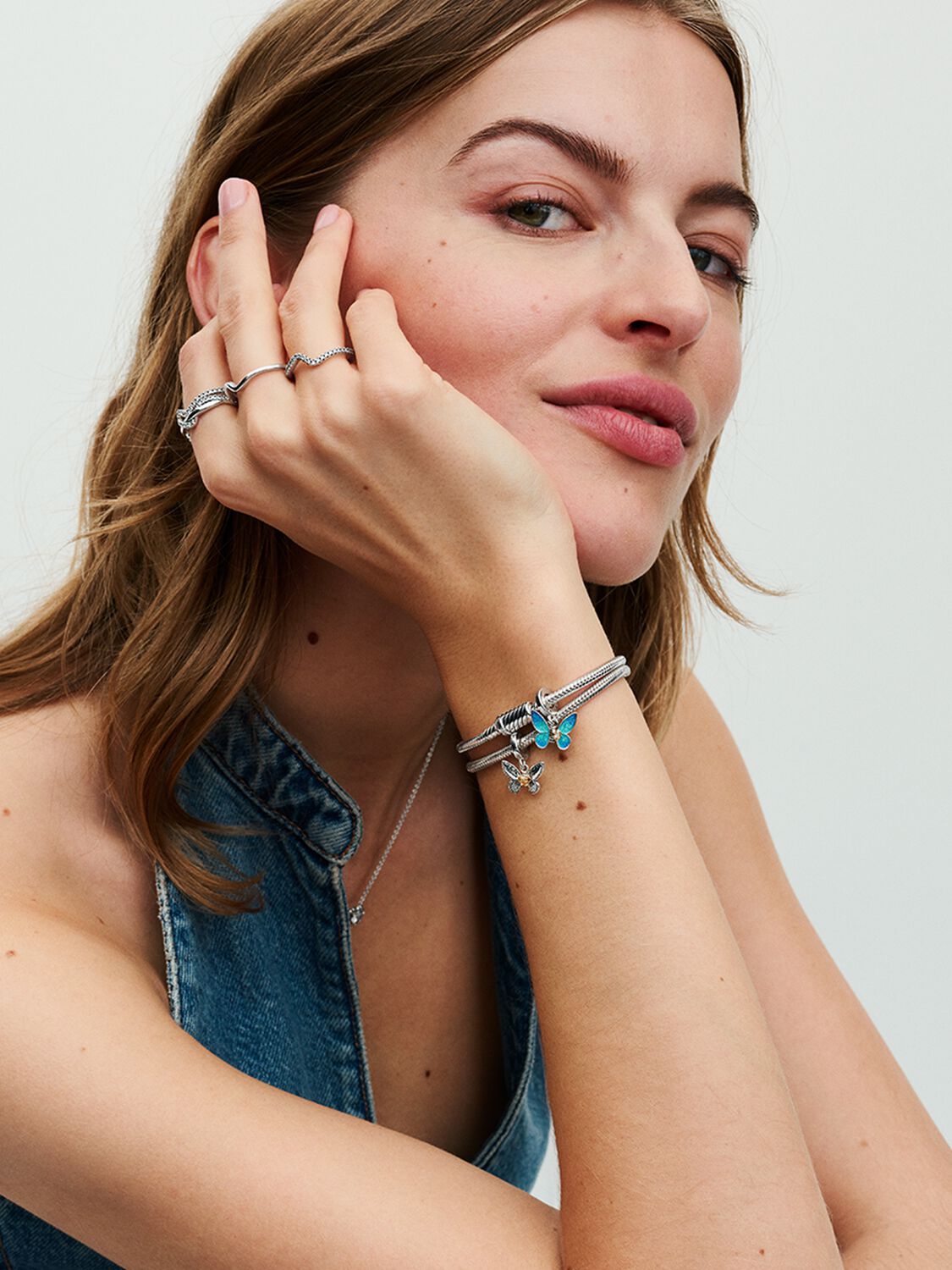 SS24_A_PDP_Model_Styled_11_1x1_RGB