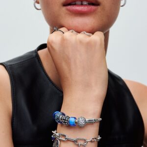 SS24_A_PDP_Model_Styled_34_1x1_RGB