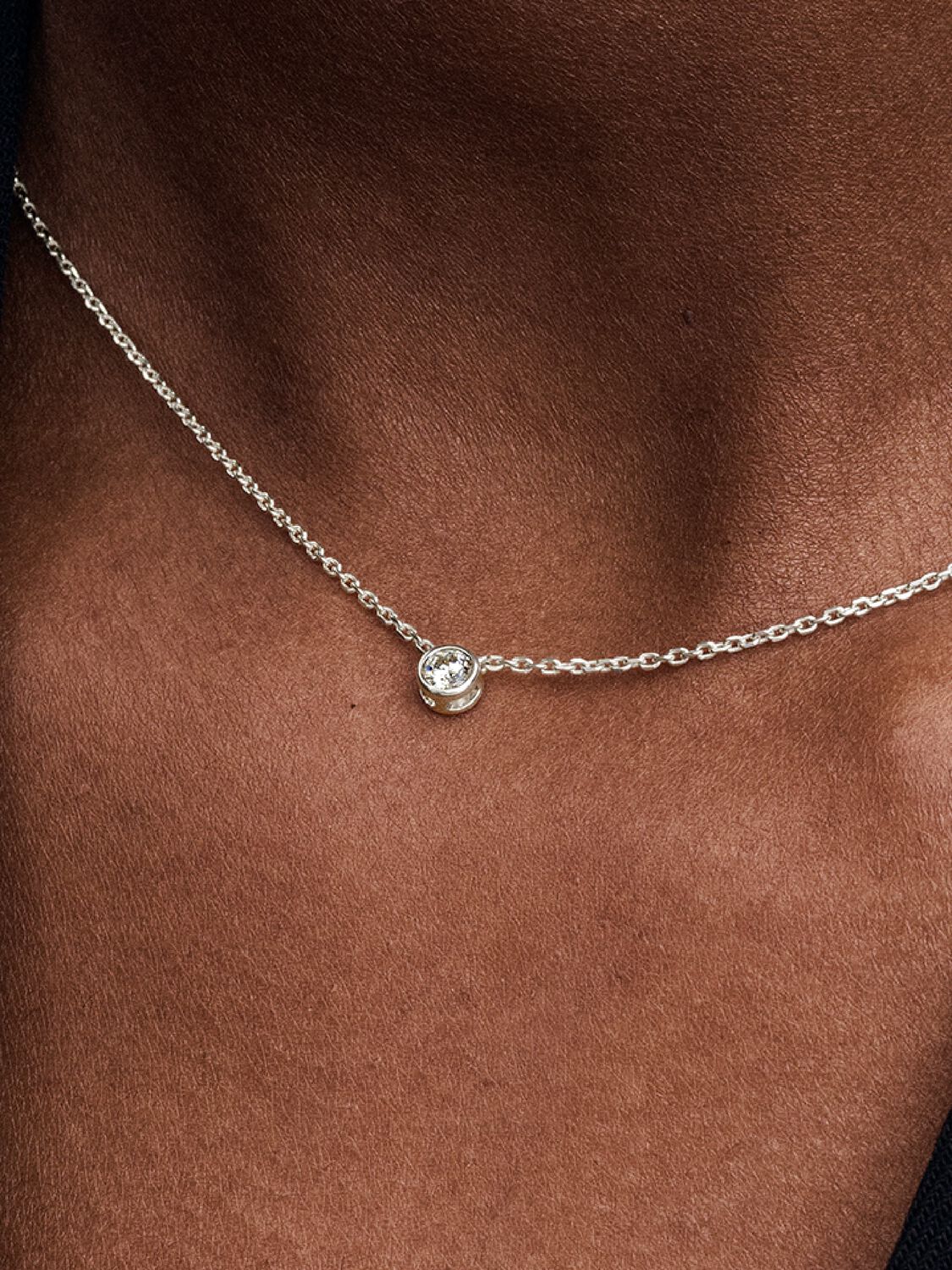 SS24_DIAMONDS_PDP_MODEL_SINGLE_14_RGB_necklace