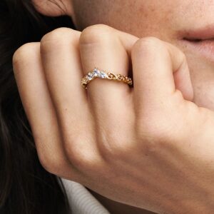 162232C01_ABC123_MODEL_eCOM_02_RGB