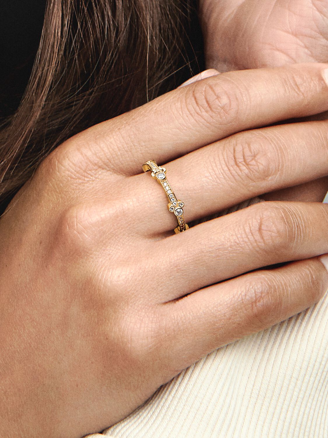 162957C01_ABC123_MODEL_eCOM_02_RGB