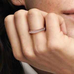 182283C01_ABC123_MODEL_eCOM_02_RGB