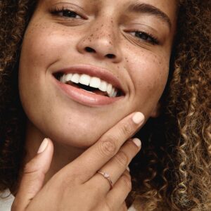 182495C01_ABC123_MODEL_eCOM_01_RGB