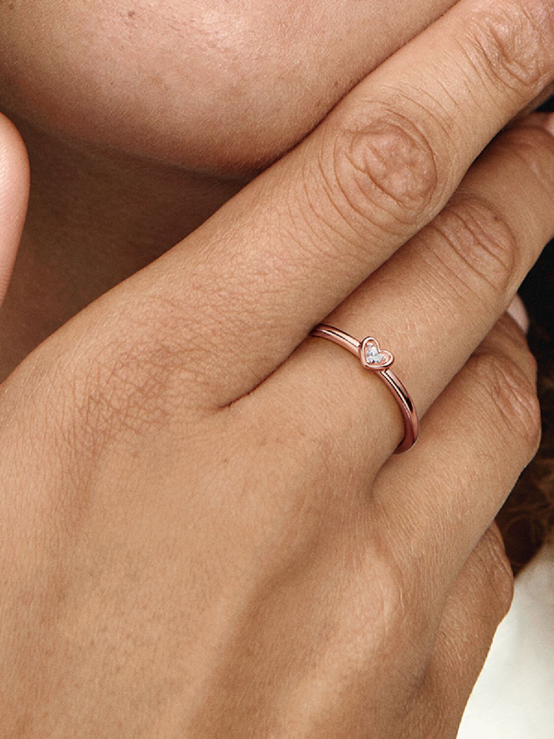 182495C01_ABC123_MODEL_eCOM_01_RGB_ring