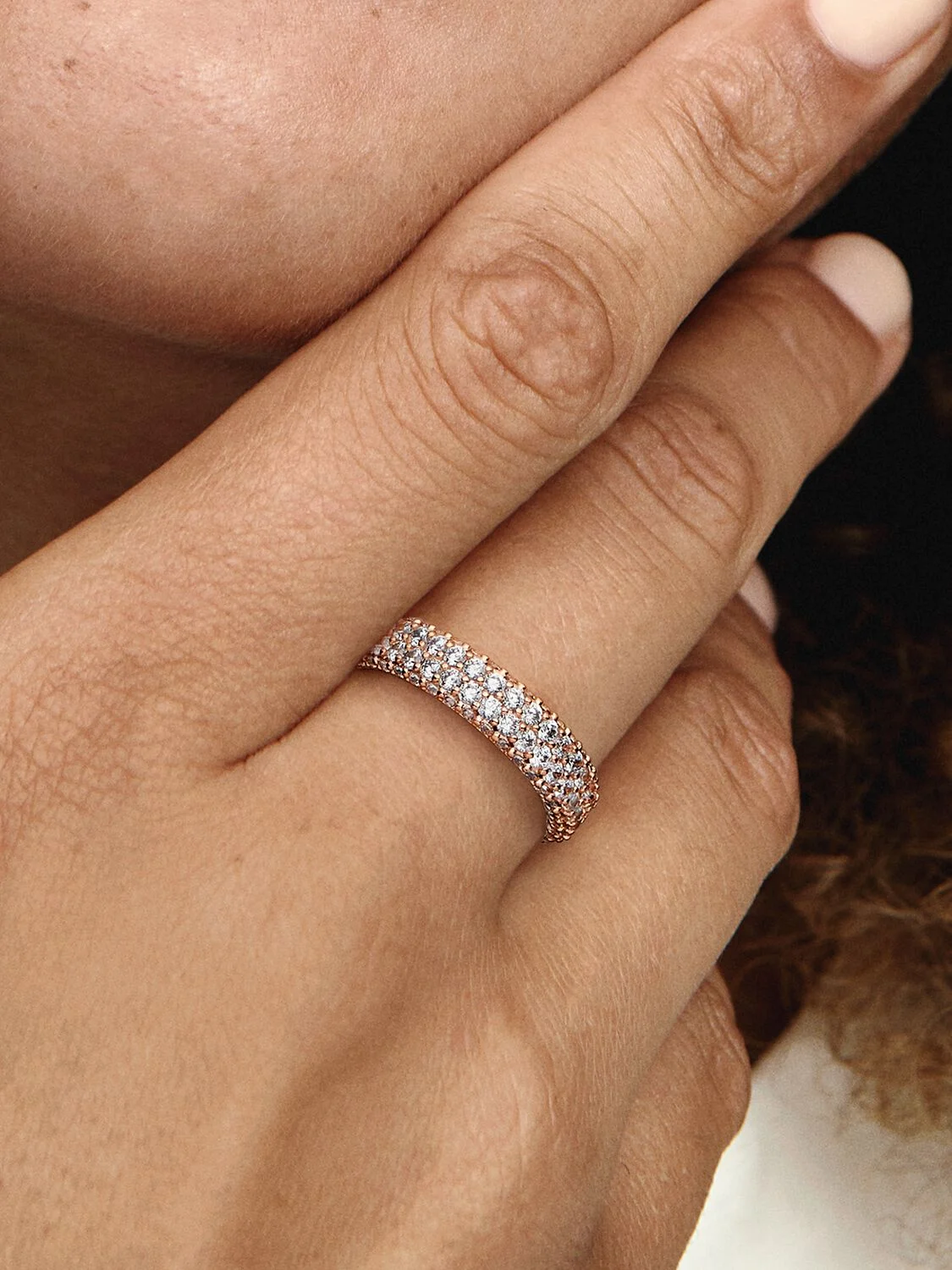 182629C01_ABC123_MODEL_eCOM_02_RGB