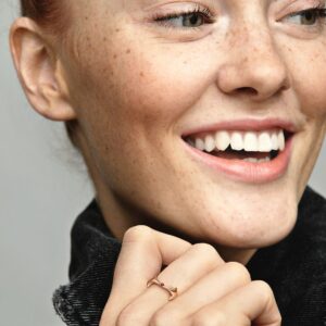 182756C01_ABC123_MODEL_eCOM_01_RGB