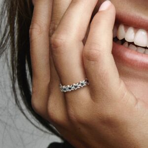 190029C00_ABC123_MODEL_eCOM_02_RGB