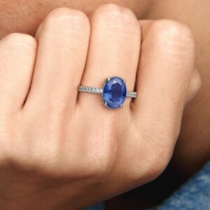 190056C01_ABC123_MODEL_eCOM_02_RGB