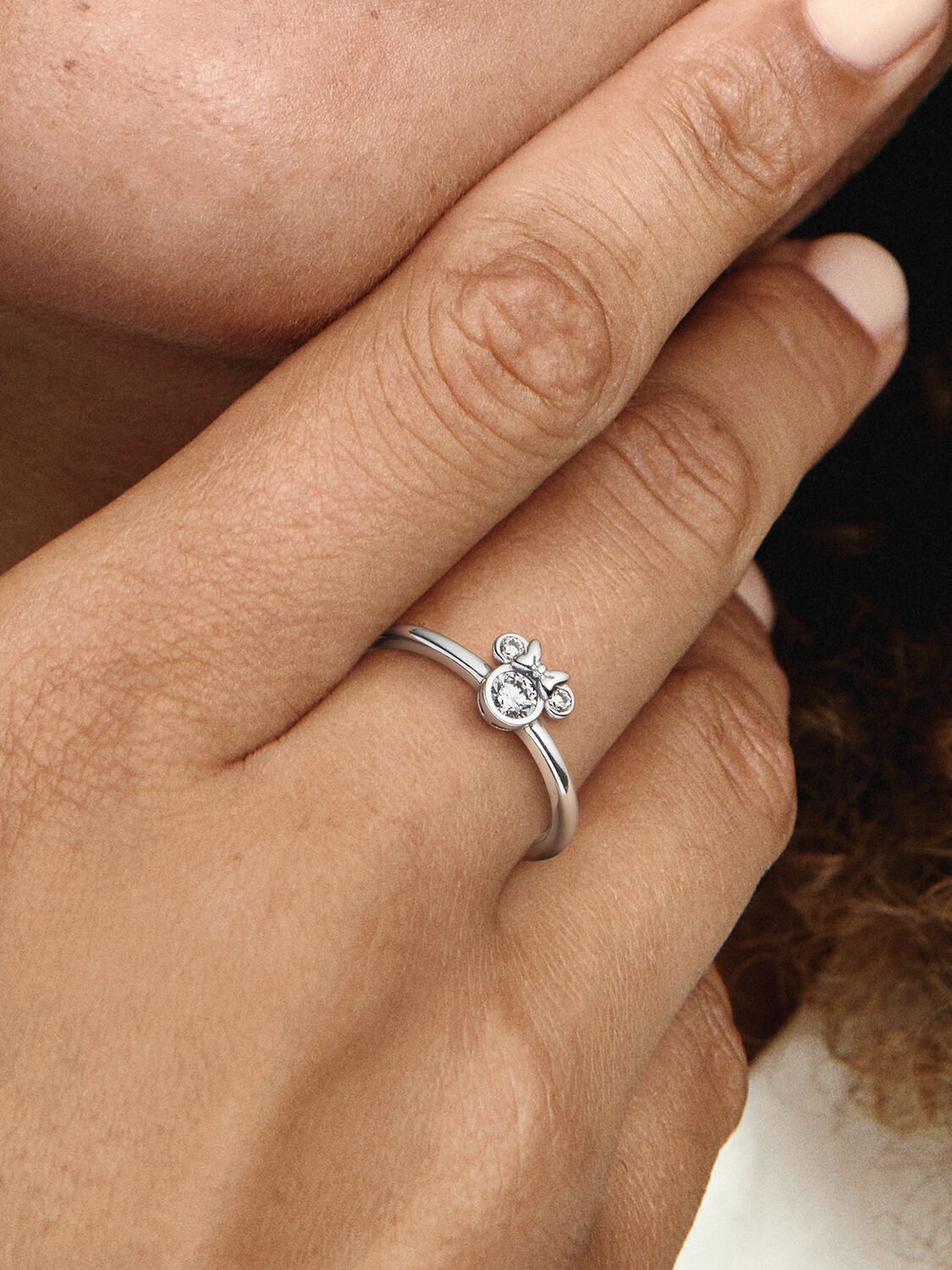 190074C01_ABC123_MODEL_eCOM_02_RGB