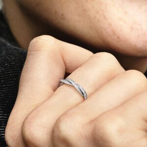 190892CZ_ABC123_MODEL_eCOM_02_RGB