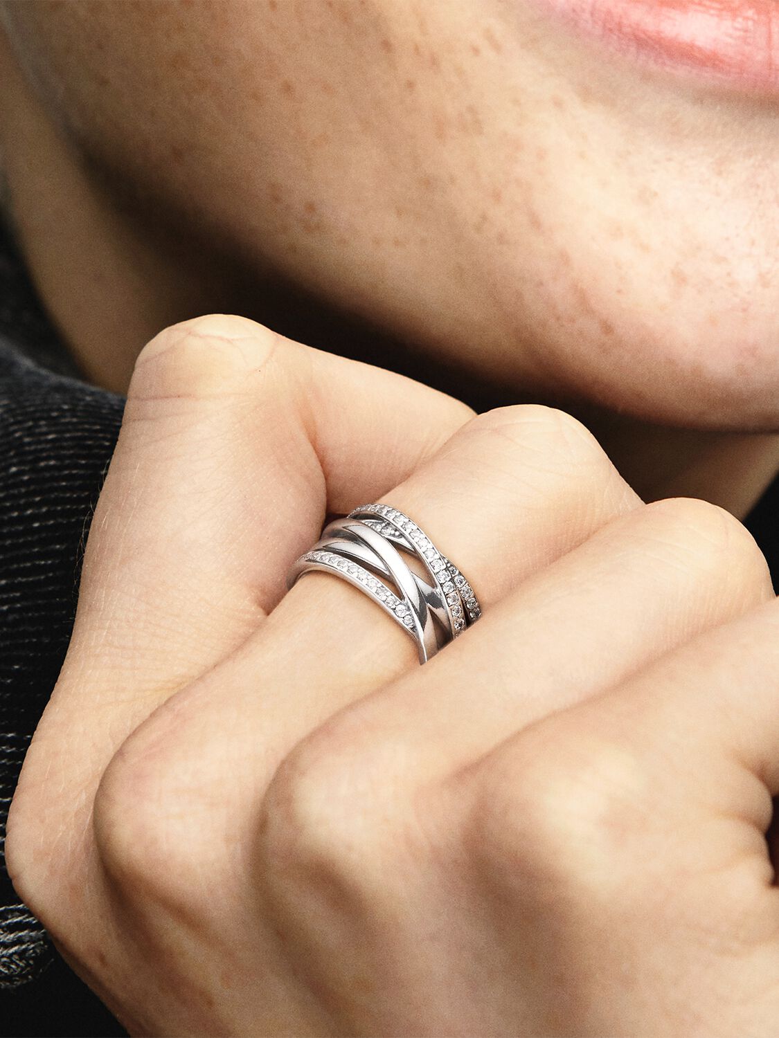 190919CZ_ABC123_MODEL_eCOM_02_RGB