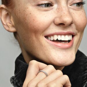 190963CZ_ABC123_MODEL_eCOM_01_RGB