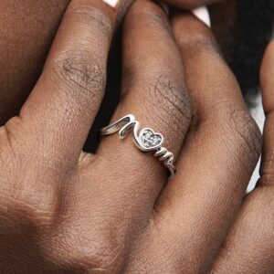 191149C01_ABC123_MODEL_eCOM_02_RGB