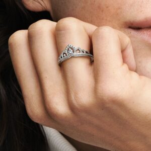 192233C01_ABC123_MODEL_eCOM_02_RGB