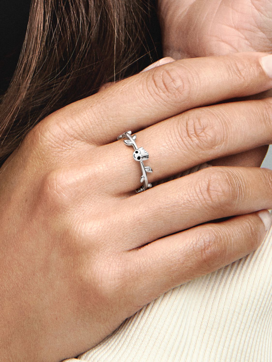 192566C01_ABC123_MODEL_eCOM_02_RGB