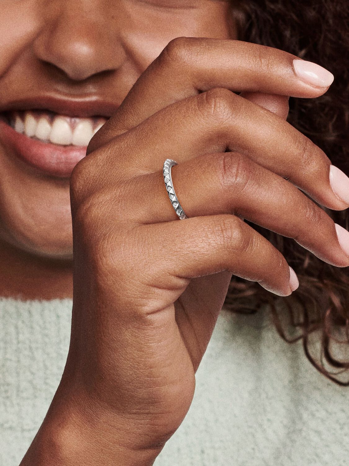 192800C01_ABC123_MODEL_eCOM_02_RGB