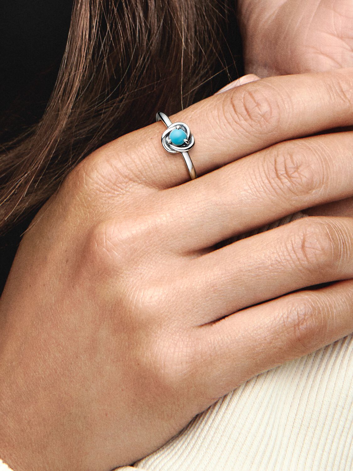 192993C12_ABC123_MODEL_eCOM_02_RGB