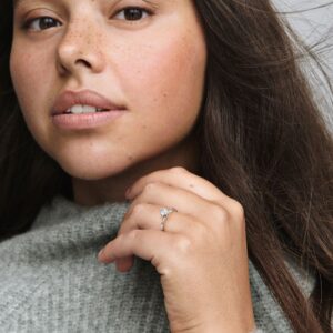 198691C01_ABC123_MODEL_eCOM_01_RGB