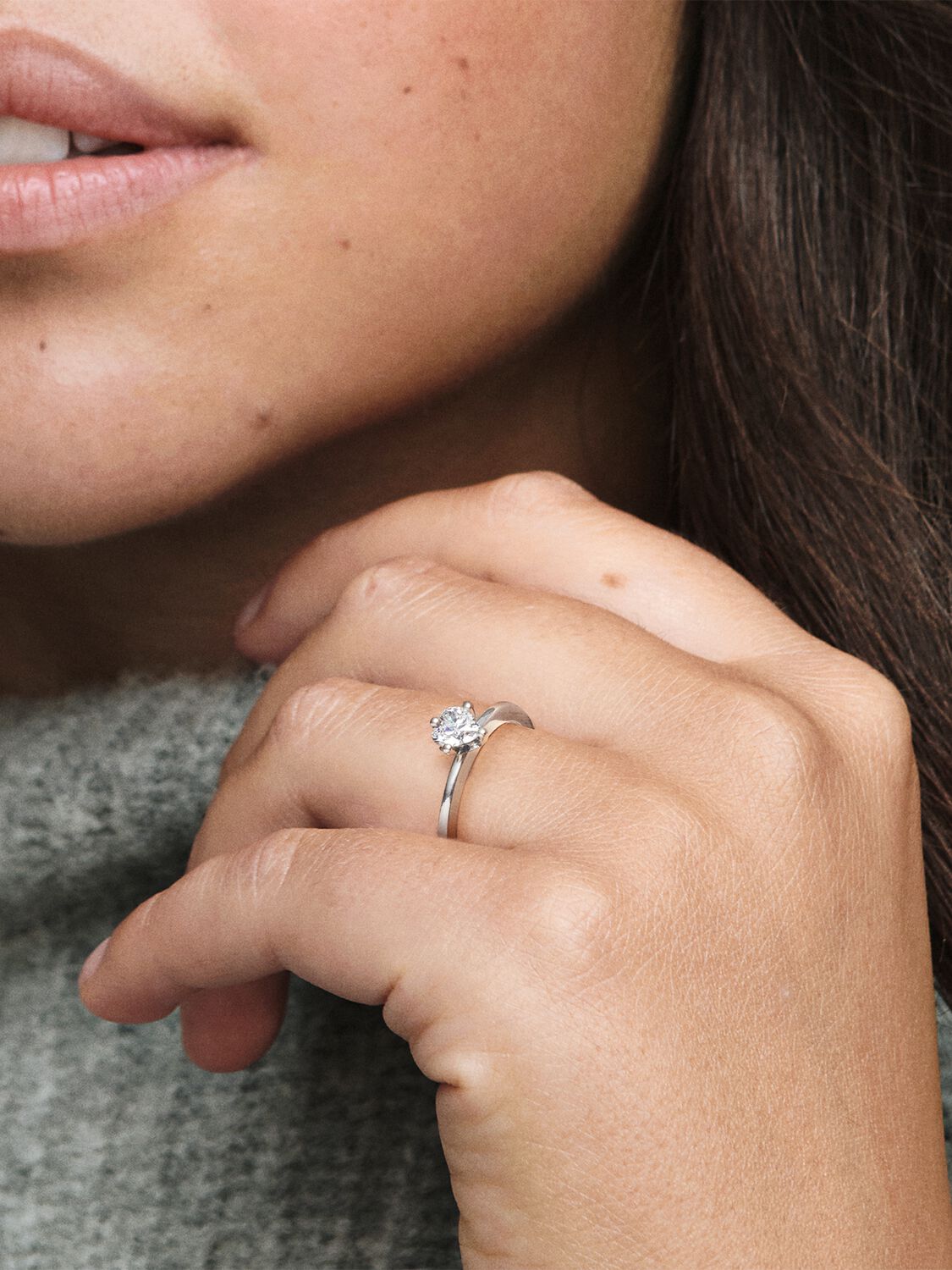 198691C01_ABC123_MODEL_eCOM_02_RGB