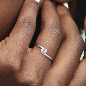 199267C02_ABC123_MODEL_eCOM_02_RGB