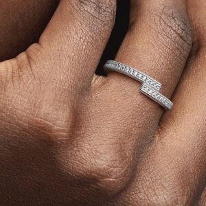 199491C01_ABC123_MODEL_eCOM_01_RGB_ring