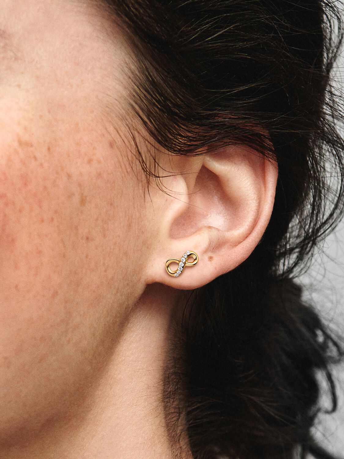 268820C01_ABC123_MODEL_eCOM_02_RGB