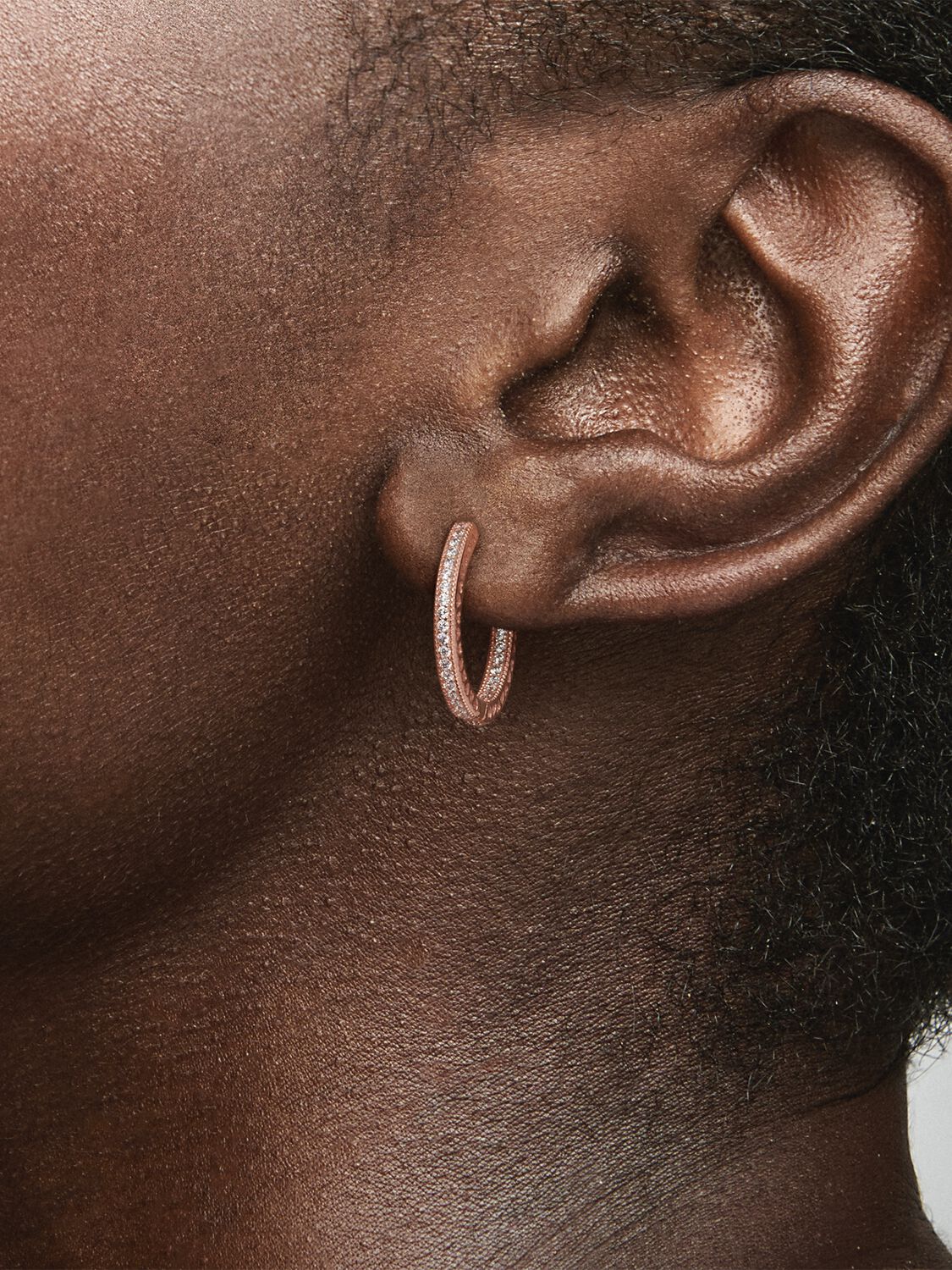 286318CZ_ABC123_MODEL_eCOM_02_RGB