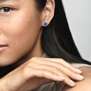 290040C01_ABC123_MODEL_eCOM_01_RGB