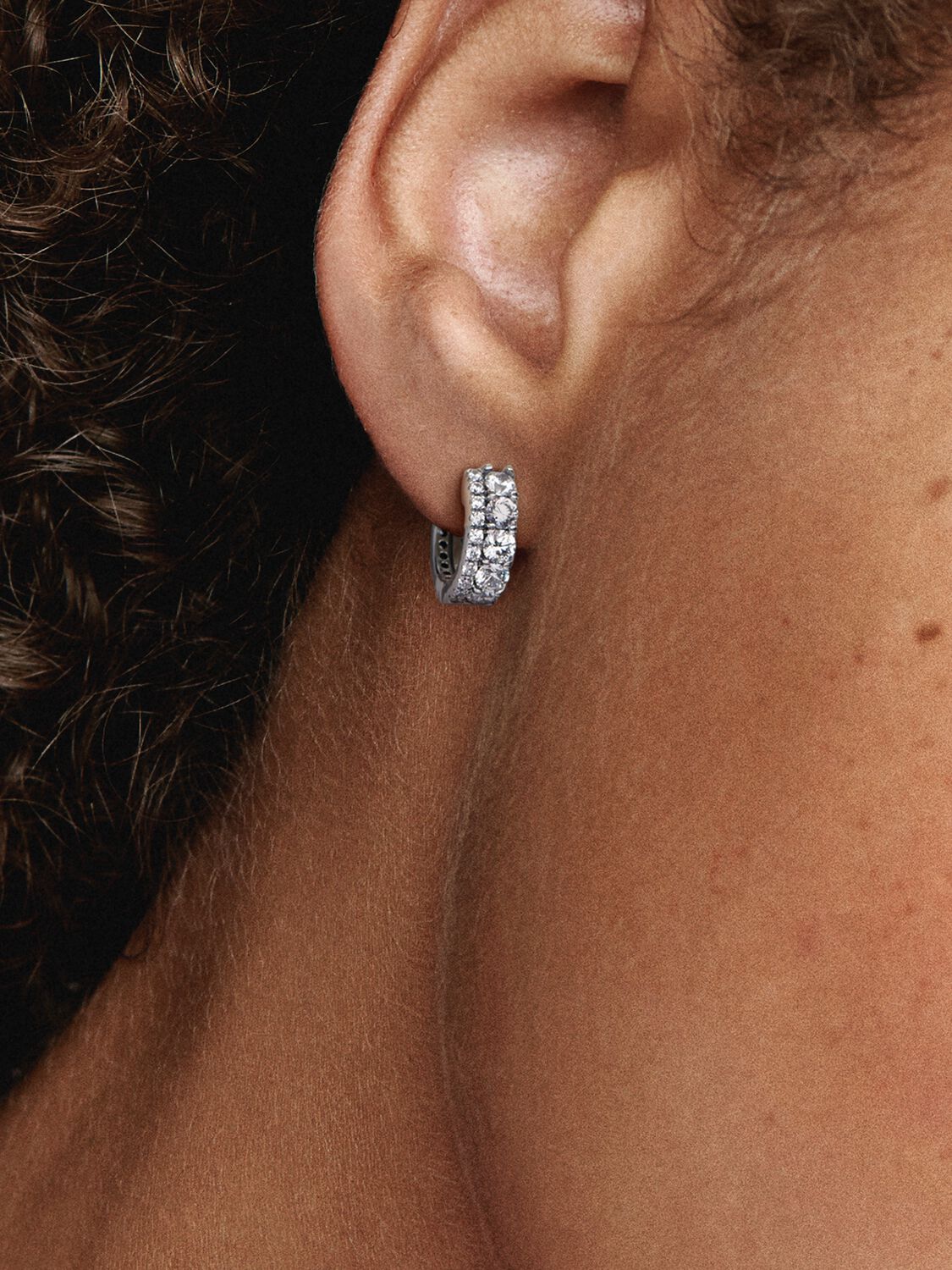 290058C01_ABC123_MODEL_eCOM_02_RGB