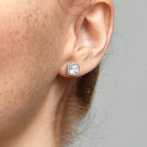 290591CZ_ABC123_MODEL_eCOM_02_RGB