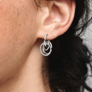 291156C01_ABC123_MODEL_eCOM_02_RGB