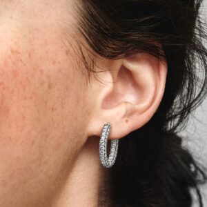 292624C01_ABC123_MODEL_eCOM_02_RGB