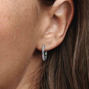 292728C00_ABC123_MODEL_eCOM_02_RGB