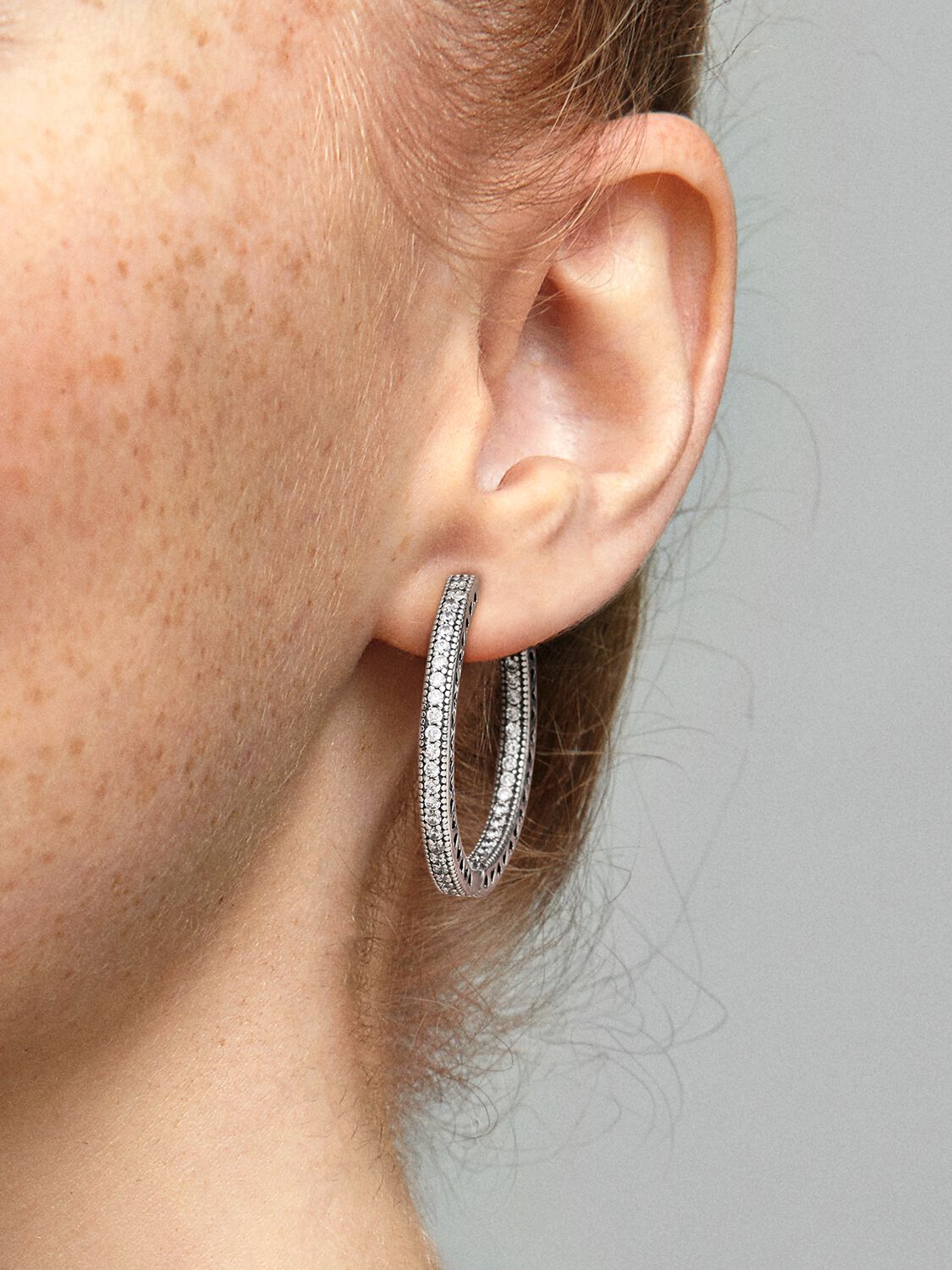 296319CZ_ABC123_MODEL_eCOM_02_RGB