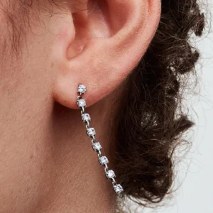 Q124_B_PDP_Model_Single_02_1x1_RGB_earring