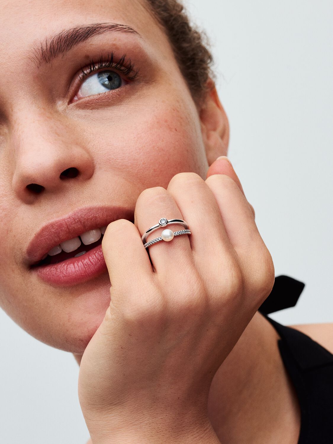 Q124_B_PDP_Model_Single_08_1x1_RGB