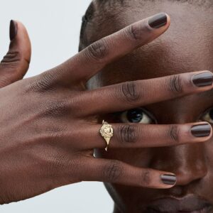 Q124_B_PDP_Model_Single_34_1x1_RGB