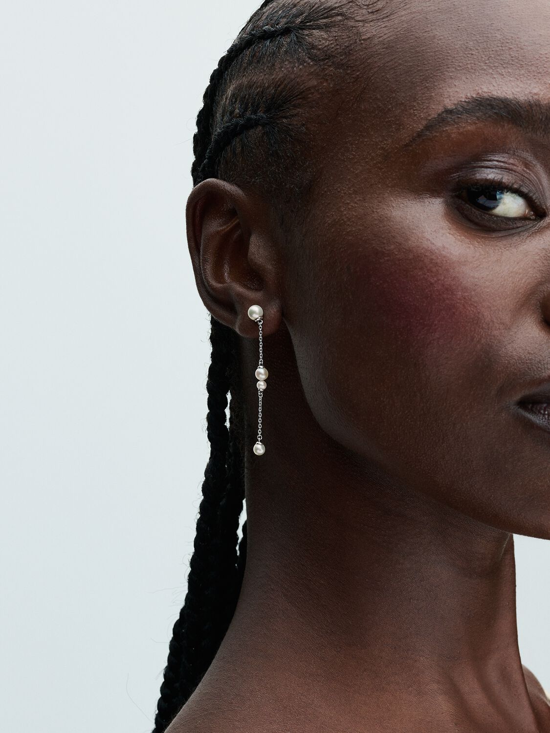 Q124_B_PDP_Model_Single_48_1x1_RGB