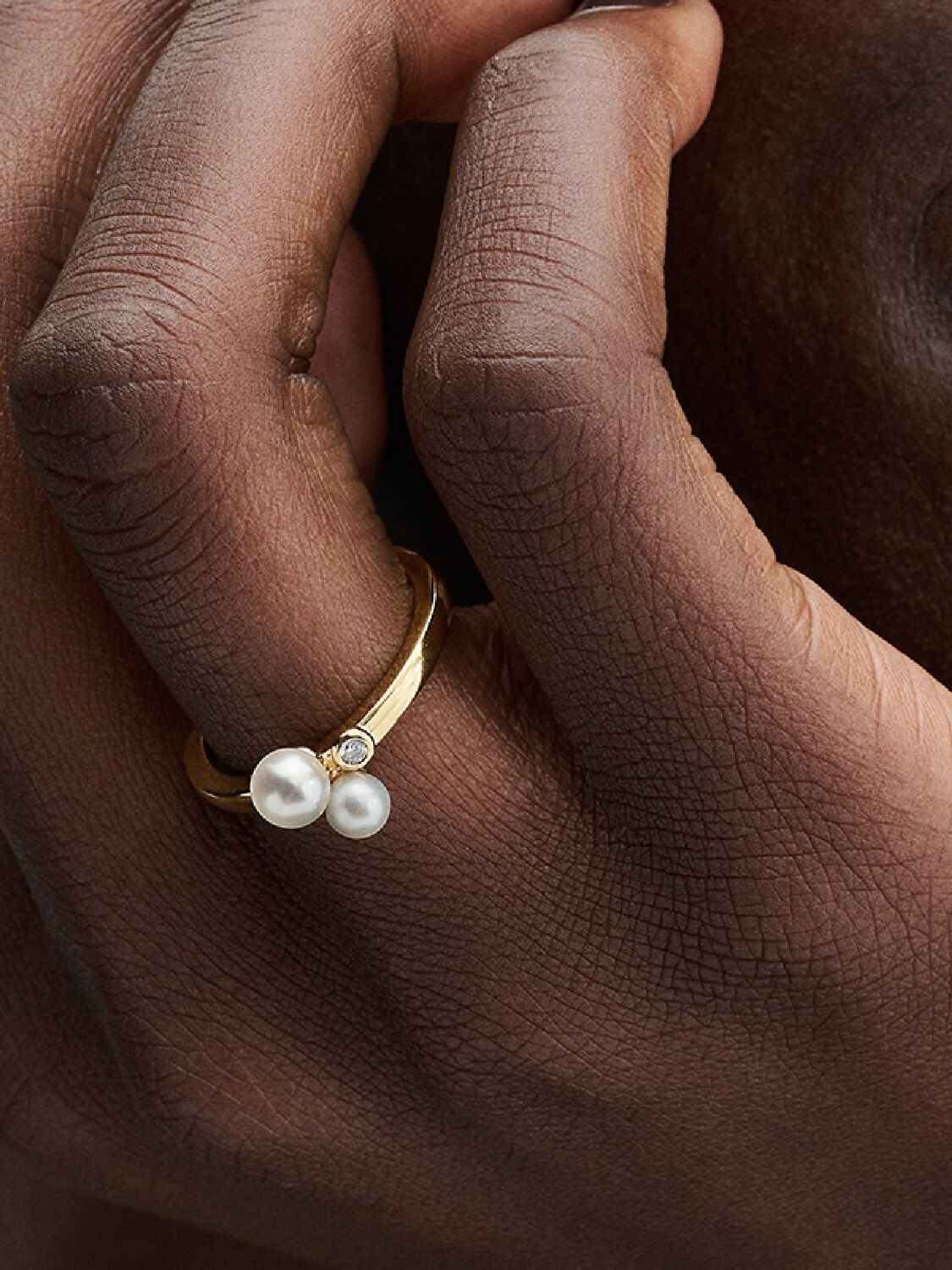 Q124_B_PDP_Model_Single_49_1x1_RGB_ring