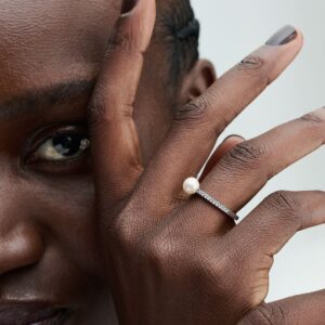 Q124_B_PDP_Model_Single_50_1x1_RGB