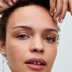 Q124_B_PDP_Model_Styled_17_1x1_RGB