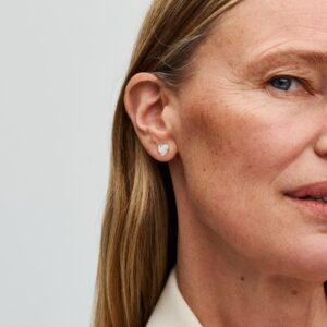 Q224_C_PDP_Model_Single_17_1x1_RGB