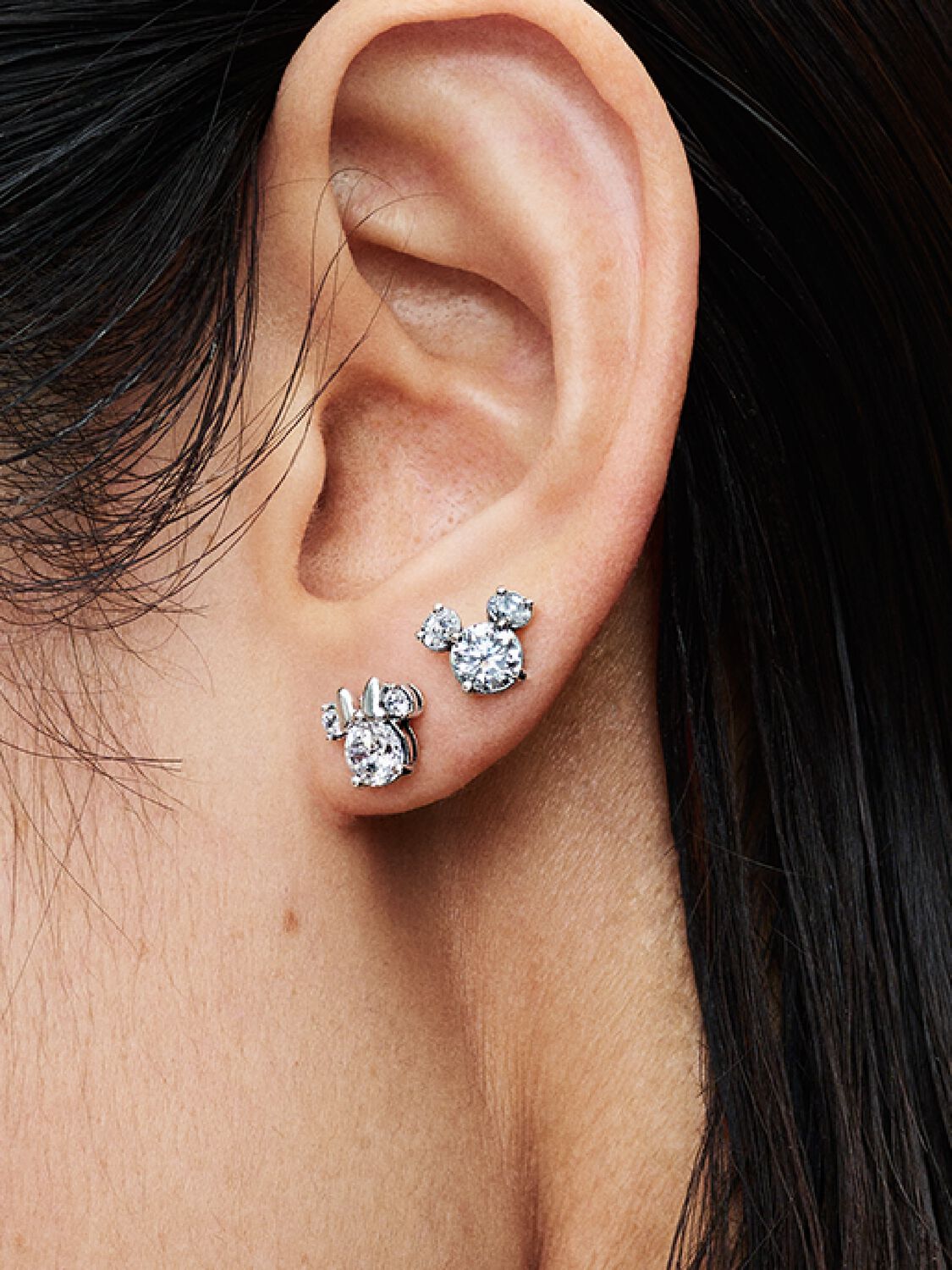 Q224_C_PDP_Model_Single_46_1x1_RGB_earring