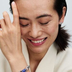 Q224_C_PDP_Model_Styled_09_1x1_RGB